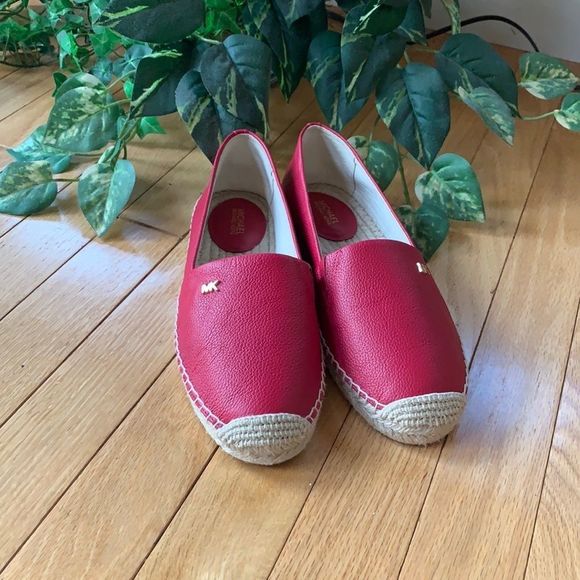 Shoes - MK leather shoes NEW